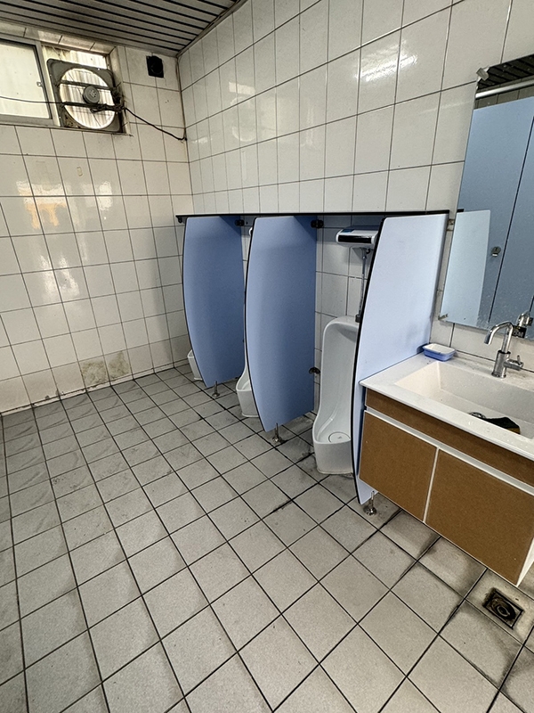 沉靜藍13mm熱固板 尿斗隔屏