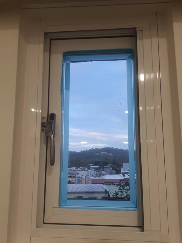 鋁門窗