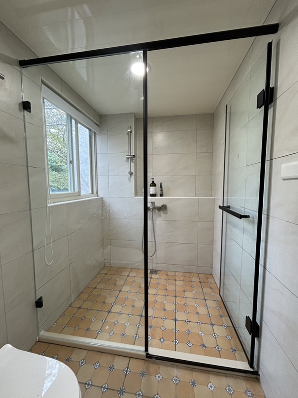 一字三拉8mm 無框玻璃