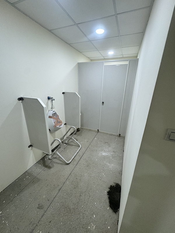 尿斗隔屏-塑鋼板